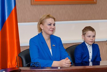 Школьные герои в Доме Советов